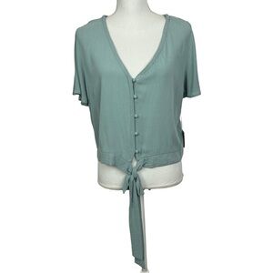 NWT ACTIVE USA Women’s Pullover Button/Tie Top Sz Large Green V-neck